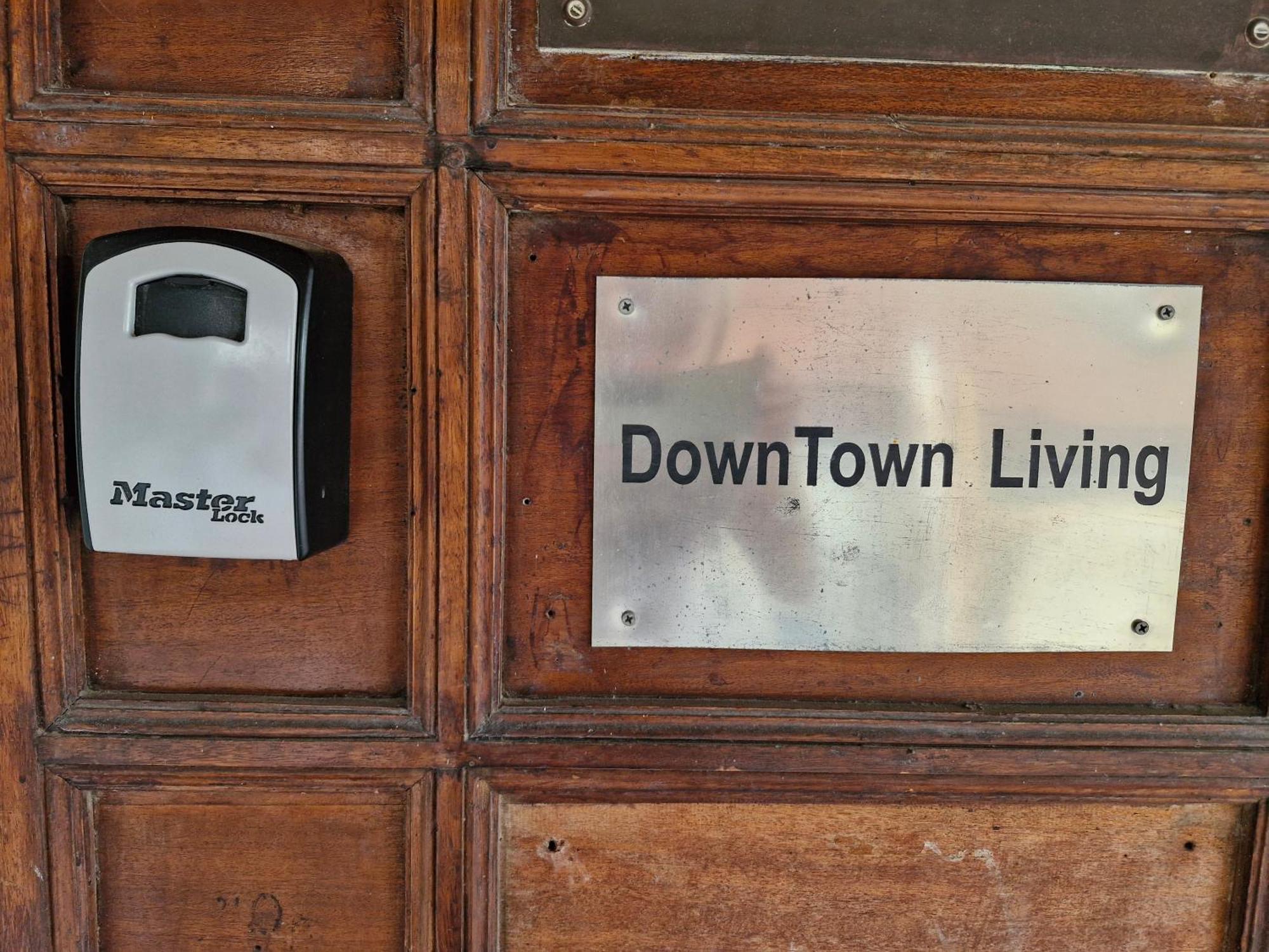 Downtown Living By 'Flats Nicosia' Apartment Exterior foto